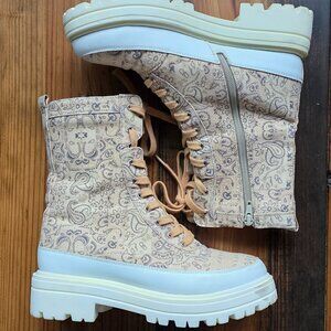 Free People Feels Good To Be Lost Paisley Lug Sole Boots EU 38 US 7.5 /8 Boho